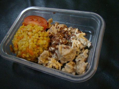 Oběd - špalda s kuřetem a zeleninou